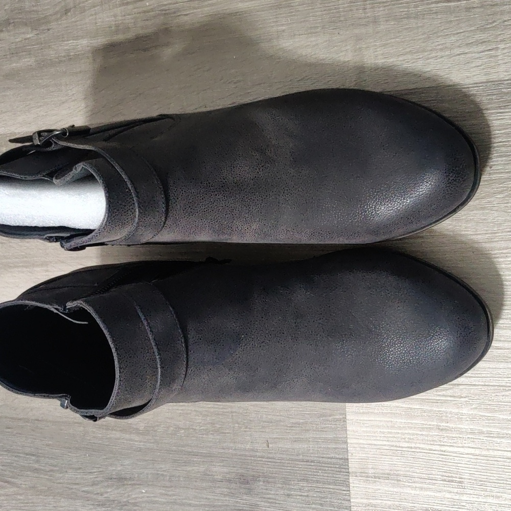 Sleek Black Women’s Ankle Booties – Classic Everyday Style